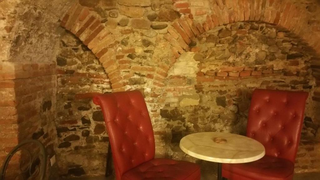 B&B Palazzo Oddo Albenga Extérieur photo